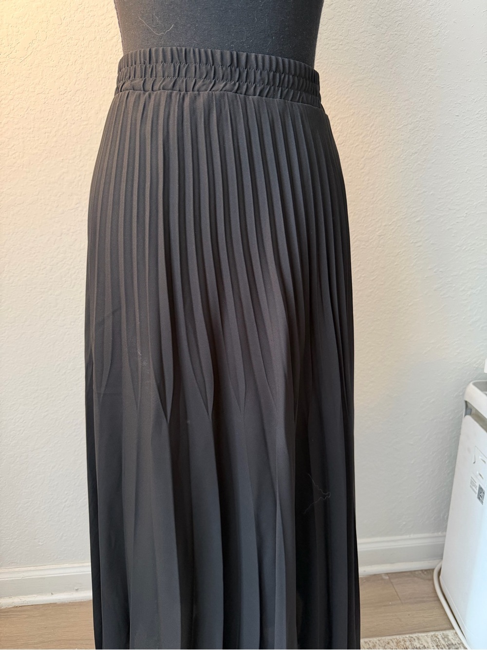 Max Studio Black Pleated Maxi Skirt